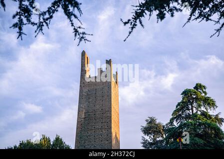 Tour Dona et tour Grimaldi : les deux tours anciennes de Rovigo en Italie Banque D'Images