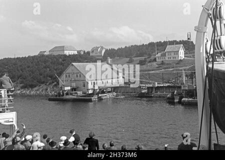 Mit dem Schiff KdF 'Wilhlem Gustloff' auf Nordlandfahrt en Norvège, 1930 er Jahre. Avec le navire 'KdF Wilhlem Gustloff' sur un voyage en Norvège, en 1930. Banque D'Images