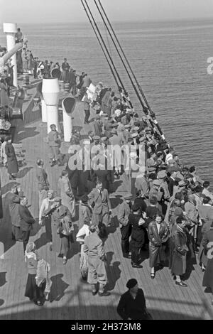 KdF Nordlandfahrt Passagiere auf der nach Norwegen mit dem Schiff Wilhelm Gustloff', '1930er Jahre Deutschland. Passager de la croisière vers la Norvège avec le KdF navire 'Wilhelm Gustloff', Allemagne 1930. Banque D'Images