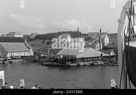 Mit dem Schiff KdF 'Wilhlem Gustloff' auf Nordlandfahrt en Norvège, 1930 er Jahre. Avec le navire 'KdF Wilhlem Gustloff' sur un voyage en Norvège, en 1930. Banque D'Images