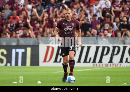 Paweł Jaroszynski des États-Unis Salernitana 1919 en action pendant la série Un match entre les États-Unis Salernitana 1919 et Empoli FC au Stadio Arechi, Salerno, Italie Banque D'Images