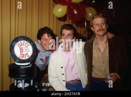 Anson Williams, Henry Winkler et Ron Howard célèbrent 11 saisons de Happy Days, le 11 novembre 1983.Crédit: Ralph Dominguez/MediaPunch Banque D'Images