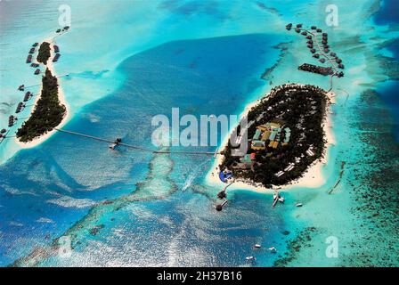 MALDIVES, SOUTH ARI ATOLL, RANGALI ISLAND, CONRAD HOTEL RESORT & SPA, VUE SUR L'AERAL Banque D'Images