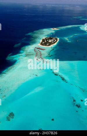 MALDIVES, SOUTH ARI ATOLL, RANGALI ISLAND, CONRAD HOTEL RESORT & SPA, VUE SUR L'AERAL Banque D'Images