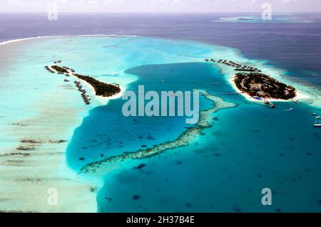 MALDIVES, SOUTH ARI ATOLL, RANGALI ISLAND, CONRAD HOTEL RESORT & SPA, VUE SUR L'AERAL Banque D'Images