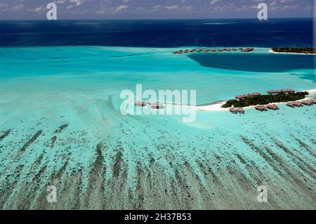 MALDIVES, SOUTH ARI ATOLL, RANGALI ISLAND, CONRAD HOTEL RESORT & SPA, VUE SUR L'AERAL Banque D'Images