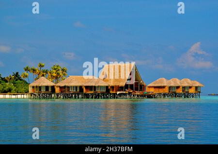 OCÉAN INDIEN, MALDIVES, ATOLL BAA, KIHAVAH HURUVALHI ISLAND VILLAS ANANTARA KIHAVAH Banque D'Images