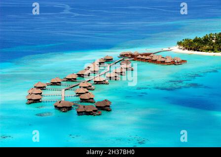 MALDIVES, SOUTH ARI ATOLL, RANGALI ISLAND, CONRAD HOTEL RESORT & SPA, VUE SUR L'AERAL Banque D'Images