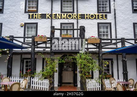 Le Kenmore Hotel, considéré comme le plus ancien hôtel d'Écosse, est situé dans le village pittoresque de Kenmore, dans le Highland Perthshire, en Écosse, au Royaume-Uni Banque D'Images