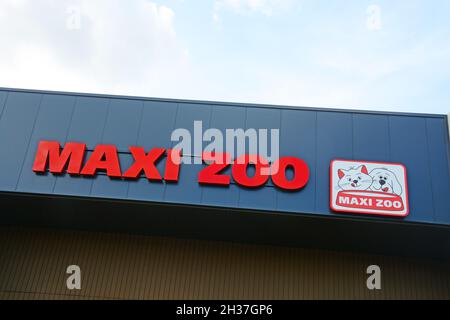 Magasin Maxi Zoo, Issoire, Auvergne-Rhône-Alpes, France Banque D'Images