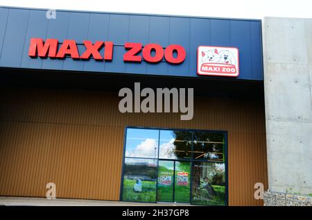 Magasin Maxi Zoo, Issoire, Auvergne-Rhône-Alpes, France Banque D'Images