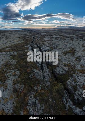 Voir les plaques tectoniques de Thingvellir en Islande.La couture entre les plaques tectoniques eurasiennes et nord-américaines Banque D'Images