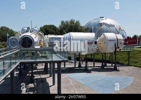 STATION SPATIALE MIR à la Cité de l'espace, ou Cité de l'espace, à Toulouse, France.Exposition française pour les familles et les enfants.Musée des sciences pour les touristes Banque D'Images