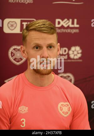 Oriam Sports Performance Center, Riccarton, Édimbourg, Écosse.Royaume-Uni 26 octobre 21 .Hearts Stephen Kingsley Conférence de presse pour le match St Johnstone .Crédit : eric mccowat/Alay Live News Banque D'Images