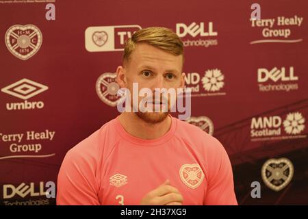 Oriam Sports Performance Center, Riccarton, Édimbourg, Écosse.Royaume-Uni 26 octobre 21 .Hearts Stephen Kingsley Conférence de presse pour le match St Johnstone .Crédit : eric mccowat/Alay Live News Banque D'Images