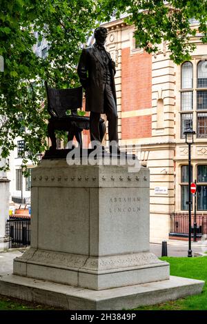 La statue d'Abraham Lincoln, Parliament Square, Londres, Royaume-Uni. Banque D'Images