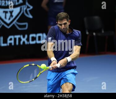Saint-Pétersbourg, Russie.26 octobre 2021.Federico Delbonis d'Argentine en action pendant le tournoi de tennis ouvert de Saint-Pétersbourg 2021 contre Pablo Andujar d'Espagne à Sibur Arena.résultat final : (Federico Delbonis 0 - 2 Pablo Andujar).(Photo de Maksim Konstantinov/SOPA Images/Sipa USA) crédit: SIPA USA/Alay Live News Banque D'Images