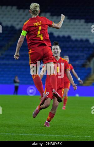 Sophie Gingle célèbre le score pour le pays de Galles lors de la défaite de l'Estonie en 4-0 Banque D'Images