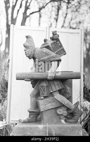 Skulptur eines Steinmetzschule à Mayen, Deutsches Reich 1937. Sculpture d'une chiseler school à Mayen, Allemagne 1937. Banque D'Images