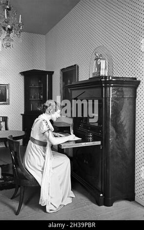 Ein Besuch im Rheinischen Museum à Köln, Allemagne 1930er Jahre.Visite du musée Rheinisches à Cologne, Allemagne des années 1930. Banque D'Images