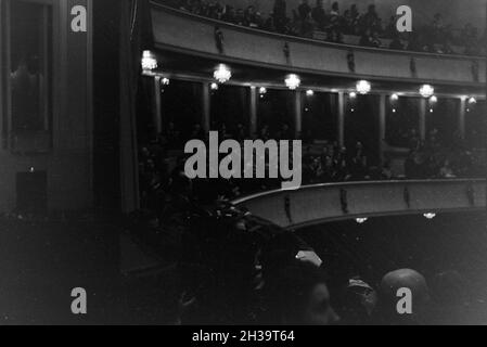 Aufführung im Opernhaus de Rom ; Italien 1940er Jahre. Performance dans l'opera de Rome, Italie 1940. Banque D'Images