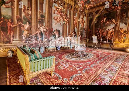 Peintures de Verrio dans la salle du ciel à Burghley House, un manoir élisabéthain construit par William Cecil, Lord Burghley, à Stamford dans 16 Century Engl Banque D'Images