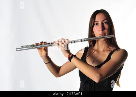 Les étudiants du Conservatoire de musique répétitions dans la salle de classe. Banque D'Images