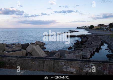 Riposto, Sicile - 22 juillet 2021 : plage de Riposto, Sicile Banque D'Images