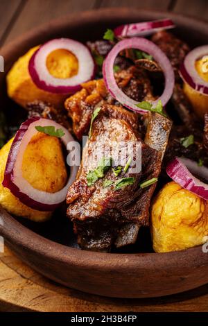 Plat national géorgien ojahuri avec viande de boeuf Banque D'Images