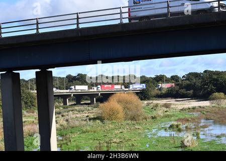 Vue sur les ponts environnants depuis le pont de Dartford Crossing Banque D'Images