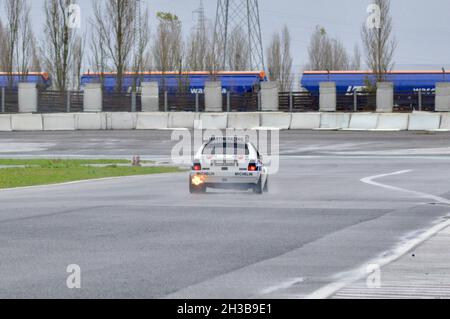 Lancia Delta Evo dans pista Banque D'Images