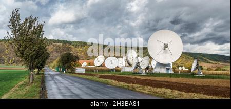 Erdfunkstelle Fuchsstadt, Intelsat, Parabolentennen, Hammelburg, Unterfranken,Bayern, Allemagne, Banque D'Images