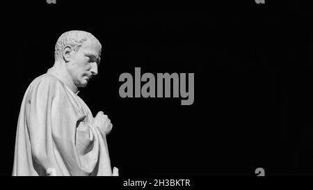 L'homme dans l'acte de pensée. Francesco Burlamacchi, chef de l'ancienne République de Lucques contre Medici Florence à l'âge de la Renaissance. Statue érigée en 18 Banque D'Images