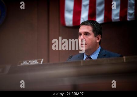 Washington, Vereinigte Staaten.27 octobre 2021.Représentant des États-Unis Devin Nunes (républicain de Californie), membre de classement, US House Comité permanent spécial sur les questions de renseignement le panel pendant la Chambre Comité permanent spécial sur le renseignement audition âDiversity, équité, inclusion et accessibilité dans la communauté du renseignement:Une mission durable Imperativeâ au Capitole des États-Unis à Washington, DC, le mercredi 27 octobre 2010.Credit: Rod Lamkey/CNP/dpa/Alay Live News Banque D'Images