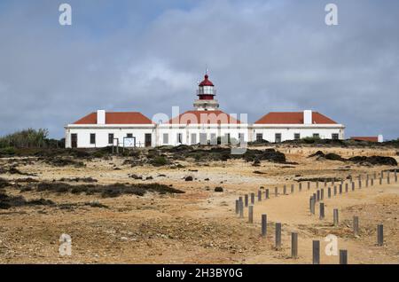 Phare du Cap Sardao dans le sud-ouest de l'Alentejo, Portugal Banque D'Images