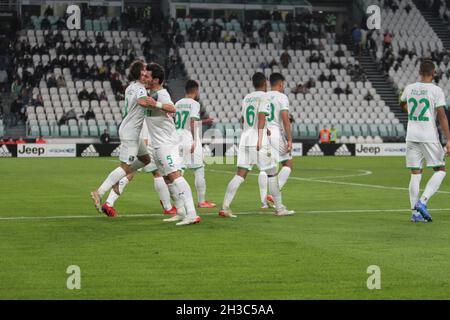 Turin, Italie.27 octobre 2021.Maxime Lopez des États-Unis Sassuolo célébrant avec ses coéquipiers lors de la série italienne Un match de football entre Juventus FC et US Sassuolo le 27 octobre 2021 au stade Allianz de Turin, Italie crédit : Independent photo Agency/Alay Live News Banque D'Images