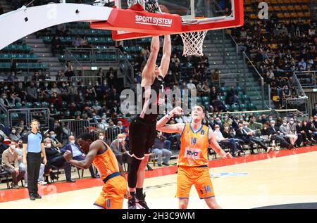 Amar Alibegovic (Segafredo Virtus Bologna) pendant le tournoi Eurocup match Segafredo Virtus Bologna vs.Ratiopharm Ulm au palais sportif de Paladozza - Bologne, 27 octobre 2021 Banque D'Images