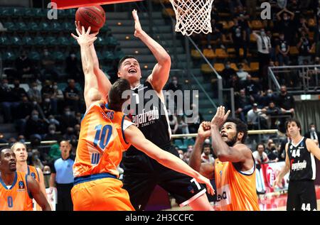 Amar Alibegovic (Segafredo Virtus Bologna) pendant le tournoi Eurocup match Segafredo Virtus Bologna vs.Ratiopharm Ulm au palais sportif de Paladozza - Bologne, 27 octobre 2021 Banque D'Images