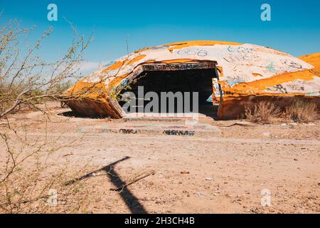 Le Domes à Casa Grande, Arizona.Construit en 1970s en tant qu'usine de fabrication d'ordinateurs, mais n'a jamais été achevé et est resté abandonné depuis Banque D'Images