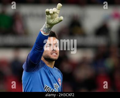 Stoke, Angleterre, le 27 octobre 2021.Çlvaro Fern‡ndez de Brentford pendant le match de la Carabao Cup au stade Bet365, Stoke.Le crédit photo devrait se lire: Andrew Yates / Sportimage Banque D'Images