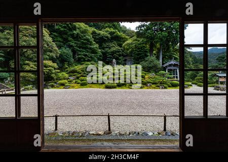 Jardin de Mantokuji - la colline artificielle de ce jardin qui s'étend devant le toit de chaume Shoin est construit sous la forme de ce qui est appelé un ' Banque D'Images