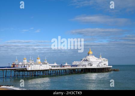 Eastbourne Pier dans East Sussex, côte sud de l'Angleterre, Royaume-Uni