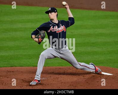 Houston, États-Unis.27 octobre 2021.Atlanta Braves départ lanceur Max Fried jette dans le premier repas dans le jeu deux contre les Astros de Houston dans la série mondiale de MLB à minute Maid Park à Houston, Texas, le mercredi 27 octobre 2021.Photo de Maria Lysaker/UPI crédit: UPI/Alay Live News Banque D'Images