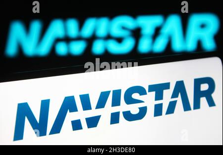 Ukraine.28 octobre 2021.Dans cette illustration, le logo de Navistar International Corporation apparaît sur un smartphone et en arrière-plan.Crédit : SOPA Images Limited/Alamy Live News Banque D'Images