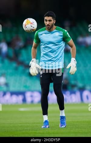 Séville, Espagne, 27 octobre 2021, Rui Silva de Real Betis se réchauffe lors du championnat d'Espagne la Liga football match entre Real Betis et Valencia CF le 27 octobre 2021 au stade Benito Villamarin à Séville, Espagne - photo: Joaquin Corchero/DPPI/LiveMedia Banque D'Images