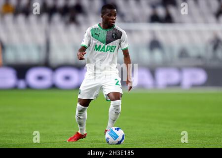 Hamed Traore de nous Sassuolo contrôle le ballon pendant la série Un match entre Juventus FC et nous Sassuolo . Banque D'Images