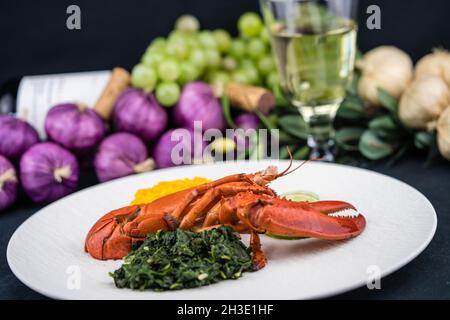 un homard rouge frais et cuit Banque D'Images