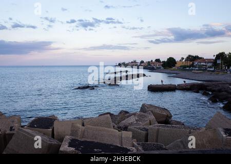 Riposto, Sicile - 22 juillet 2021 : plage de Riposto, Sicile Banque D'Images