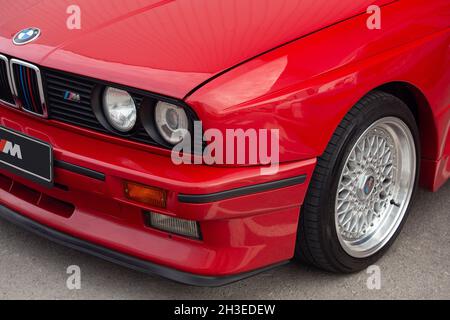 Cartes, Espagne - 16 octobre 2021: Salon de voiture clasic.La première BMW M3 a été basée sur la série E30 3 , et il a été présenté au public au Fran 1985 Banque D'Images