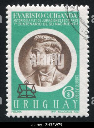 URUGUAY - VERS 1970: Timbre imprimé par l'Uruguay, montre Evaristo Ciganda, vers 1970 Banque D'Images